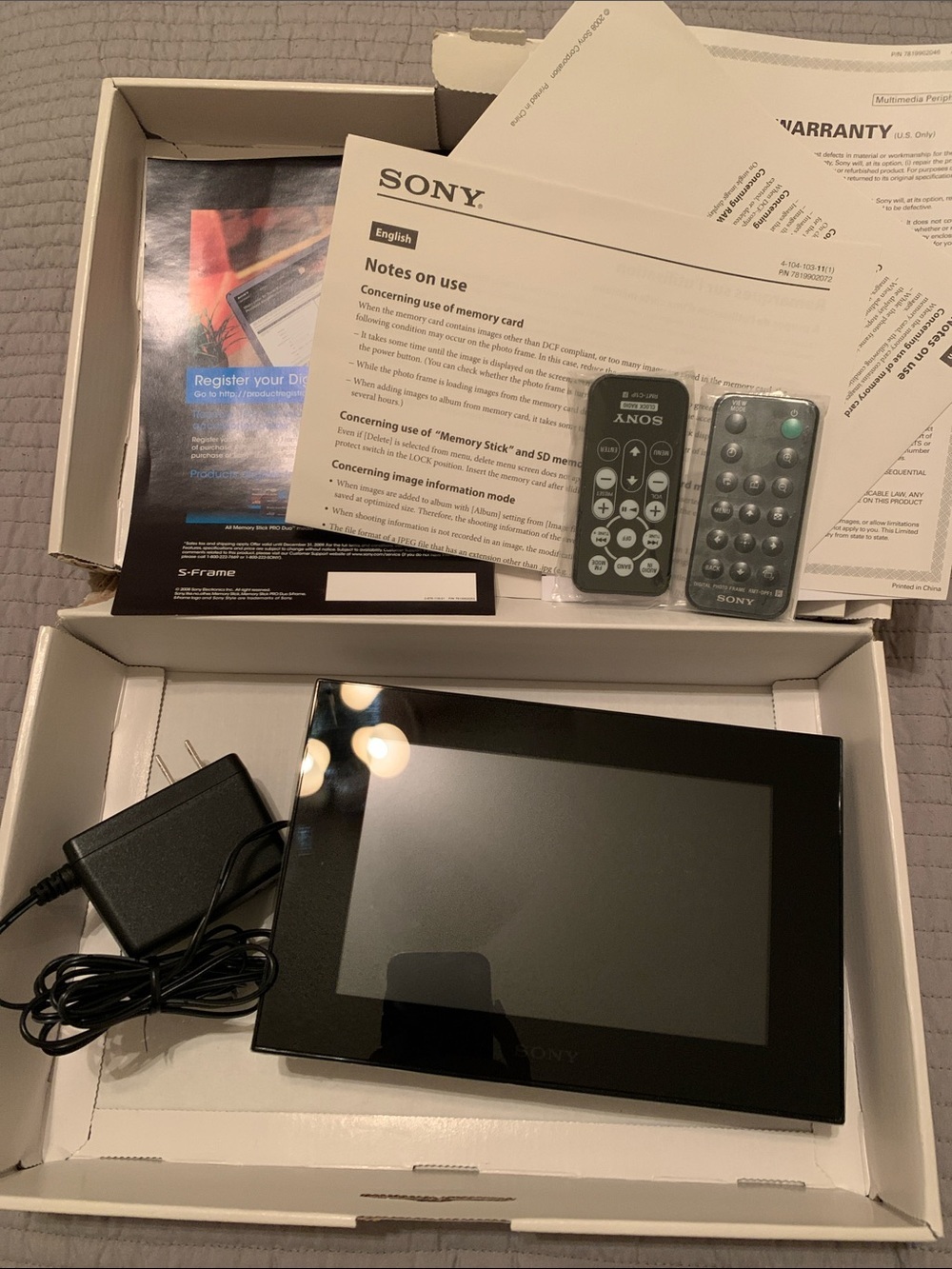 Sony digital photo frame with clock and radio & 2 Remotes DPF–D70 NEW IN BOX